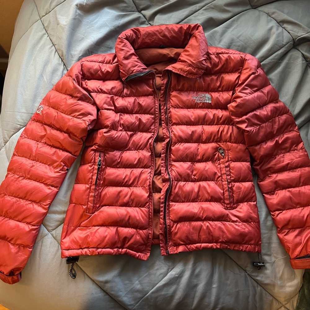 Women’s small North Face 900 fill 100% goose down summit series jacket.